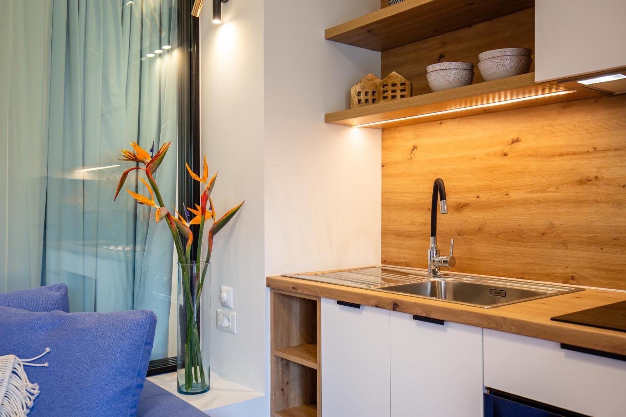 Lola Apartments Liapades Eksteriør billede